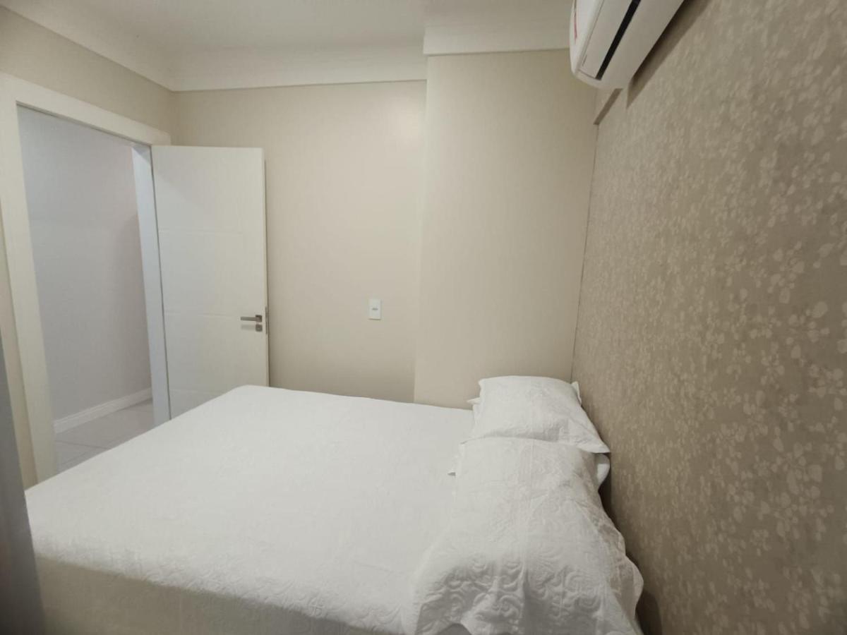 3 Suites Linda Vista Da Orla De Bc A 50M Da Praia - Somente Familiares Balneário Camboriú Esterno foto
