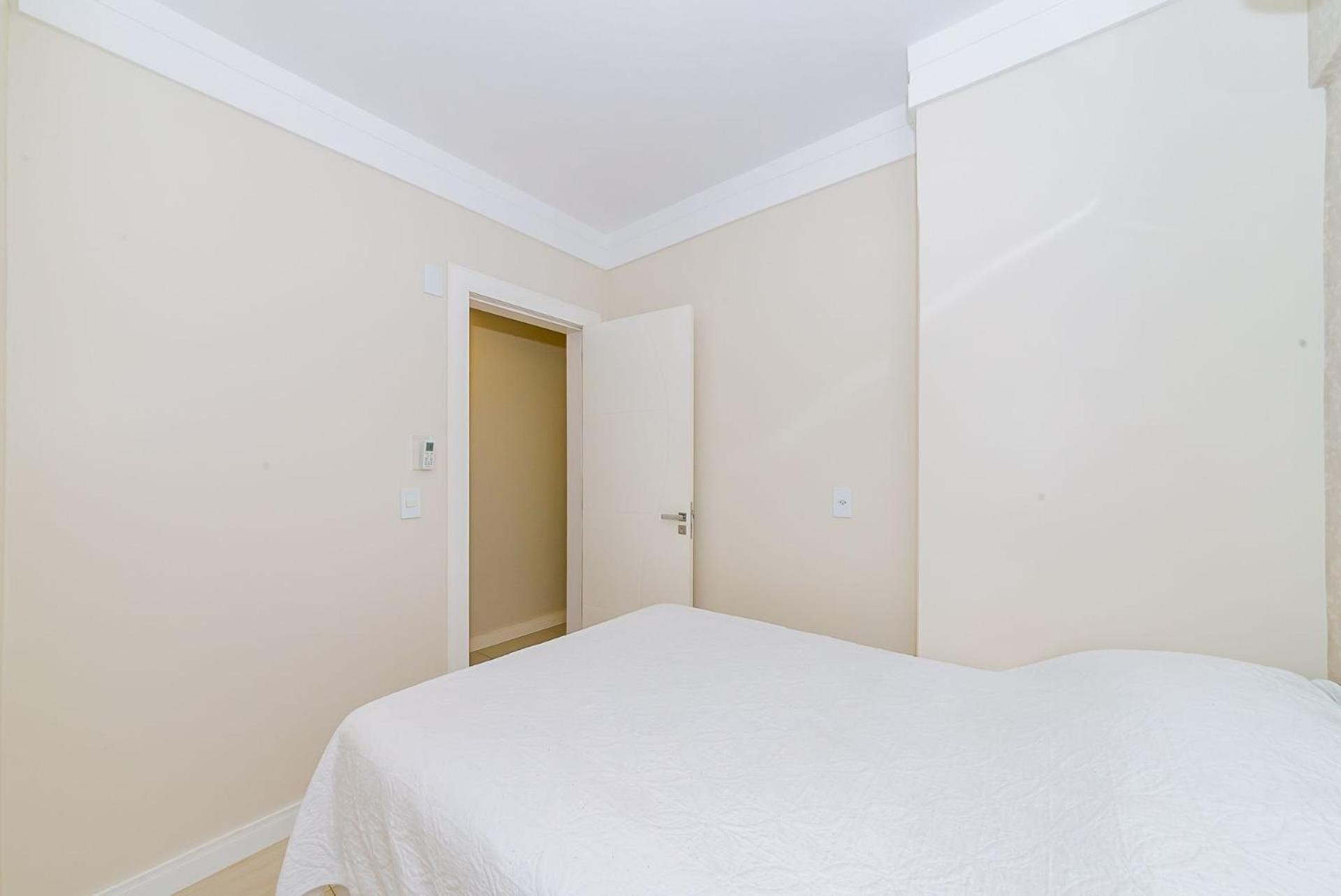 3 Suites Linda Vista Da Orla De Bc A 50M Da Praia - Somente Familiares Balneário Camboriú Esterno foto