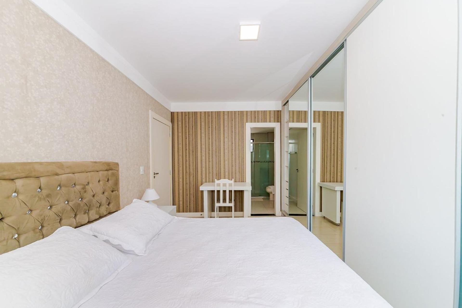 3 Suites Linda Vista Da Orla De Bc A 50M Da Praia - Somente Familiares Balneário Camboriú Esterno foto