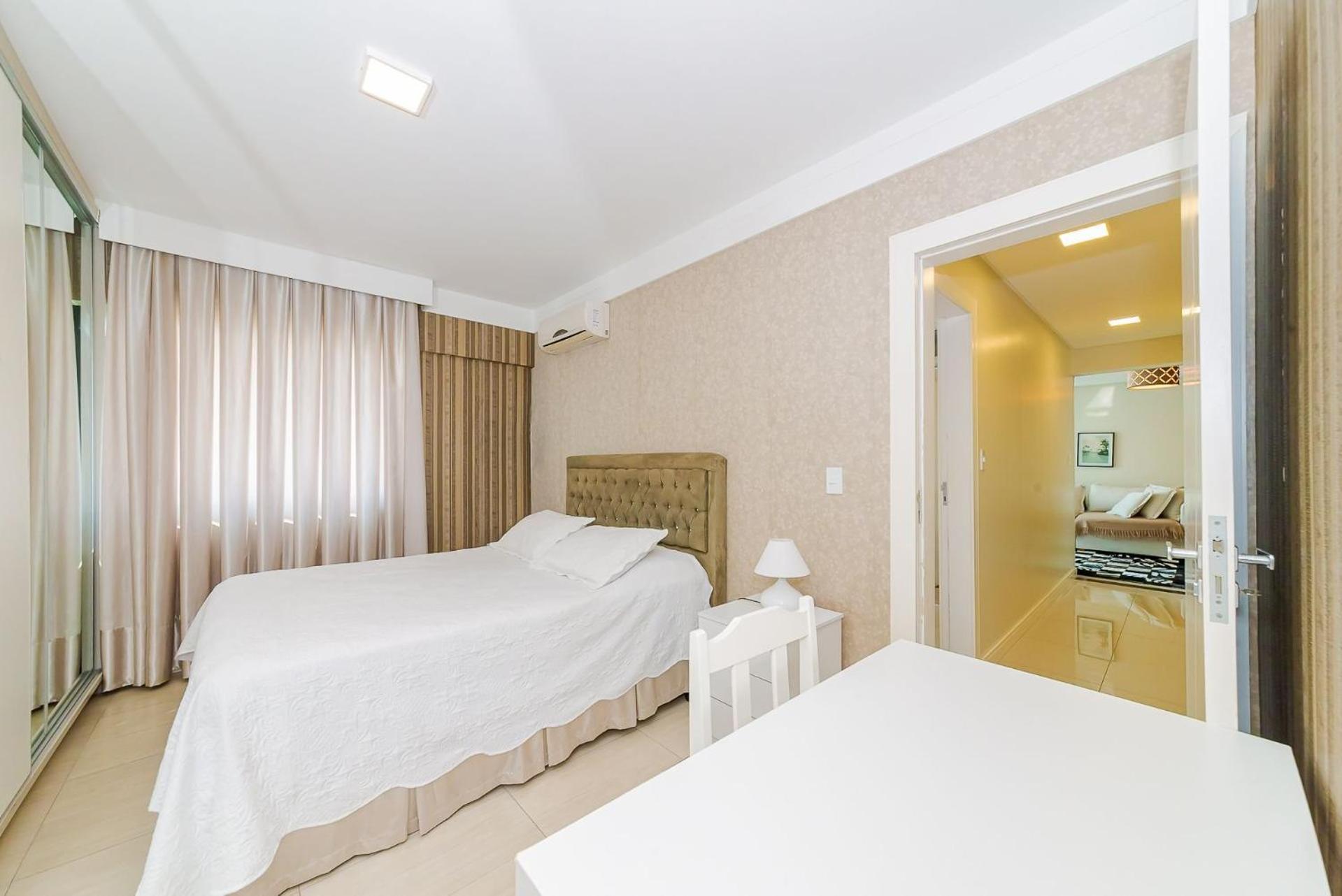 3 Suites Linda Vista Da Orla De Bc A 50M Da Praia - Somente Familiares Balneário Camboriú Esterno foto
