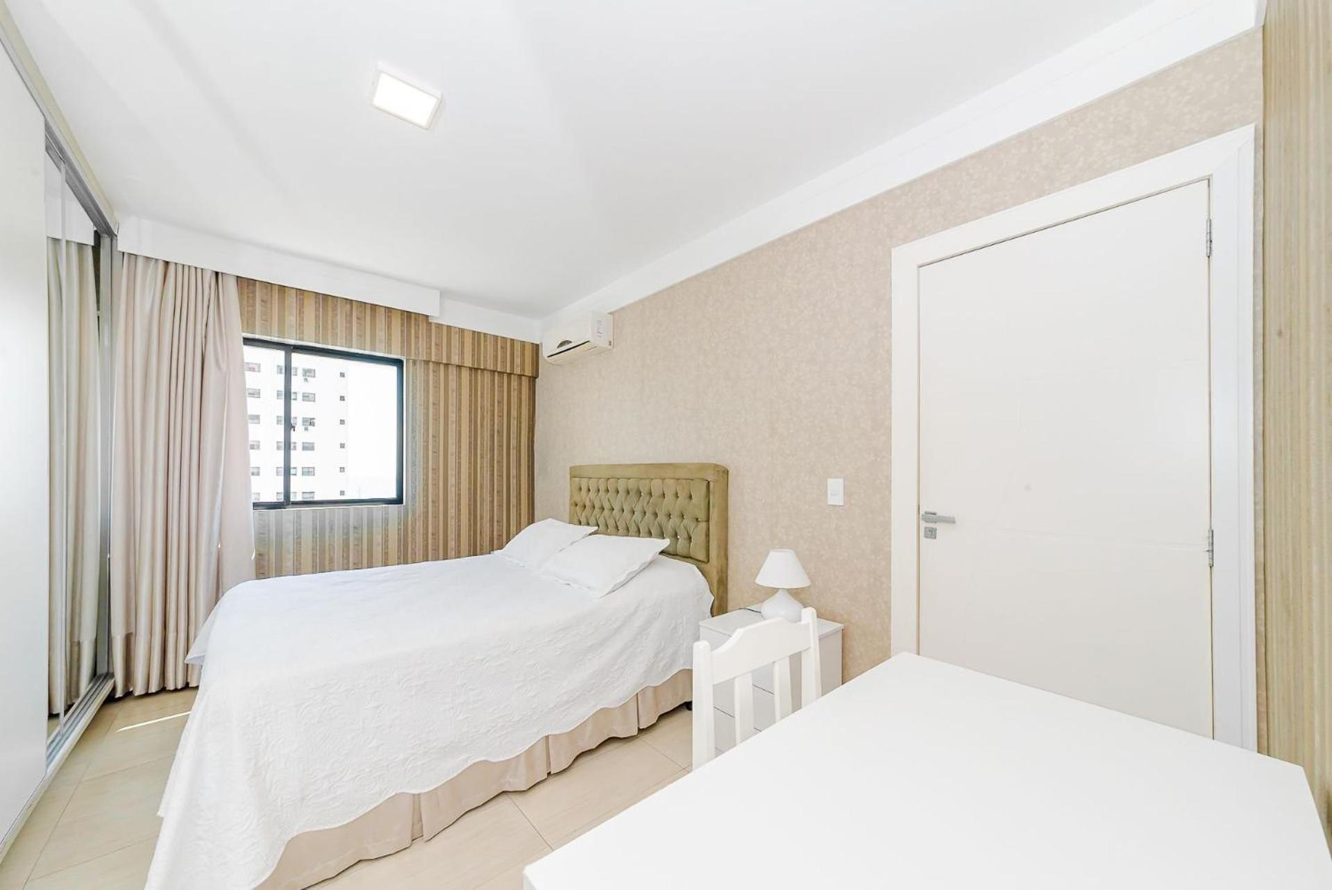 3 Suites Linda Vista Da Orla De Bc A 50M Da Praia - Somente Familiares Balneário Camboriú Esterno foto